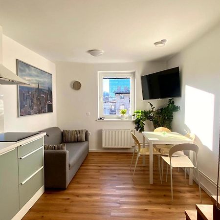 Little Plaza Duplex Apartment ลูบลิยานา ภายนอก รูปภาพ