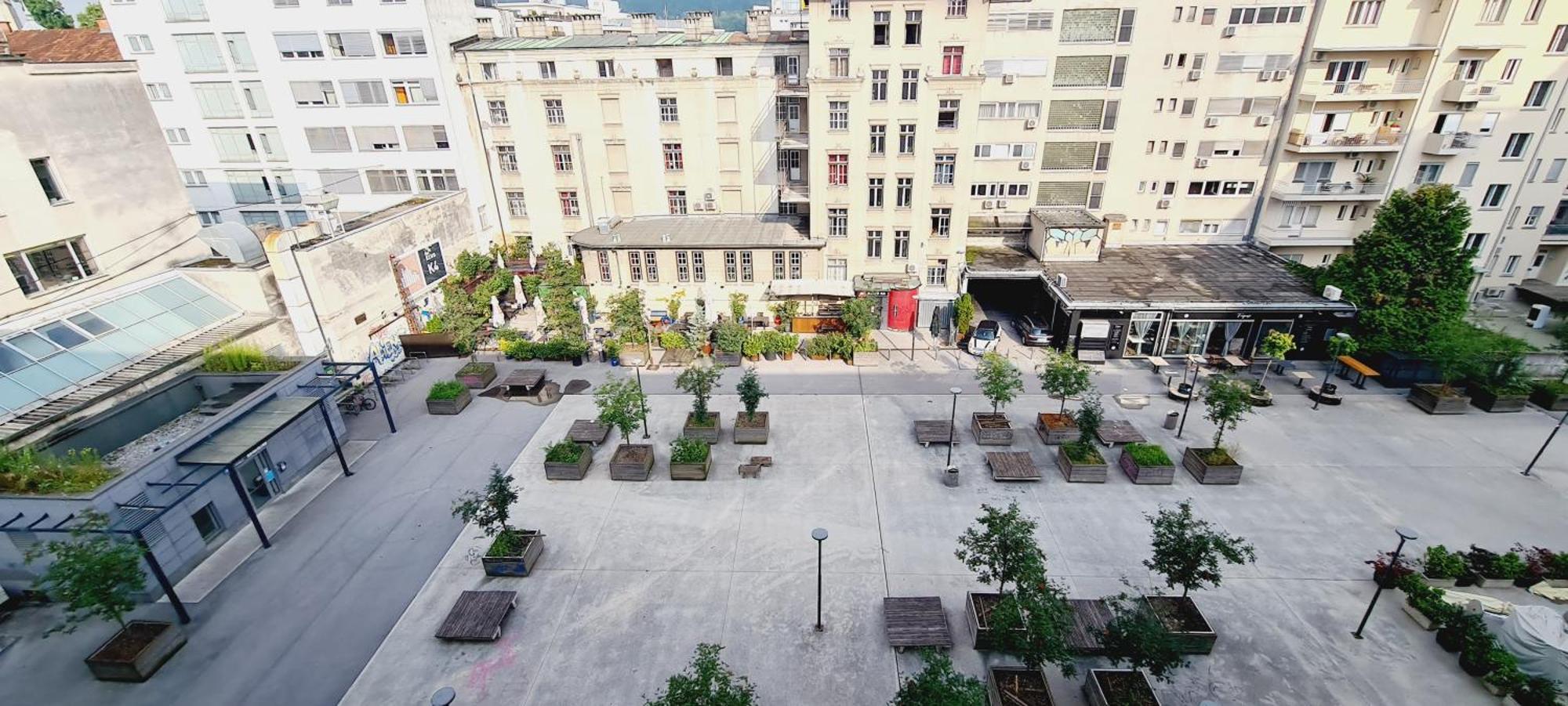 Little Plaza Duplex Apartment ลูบลิยานา ภายนอก รูปภาพ